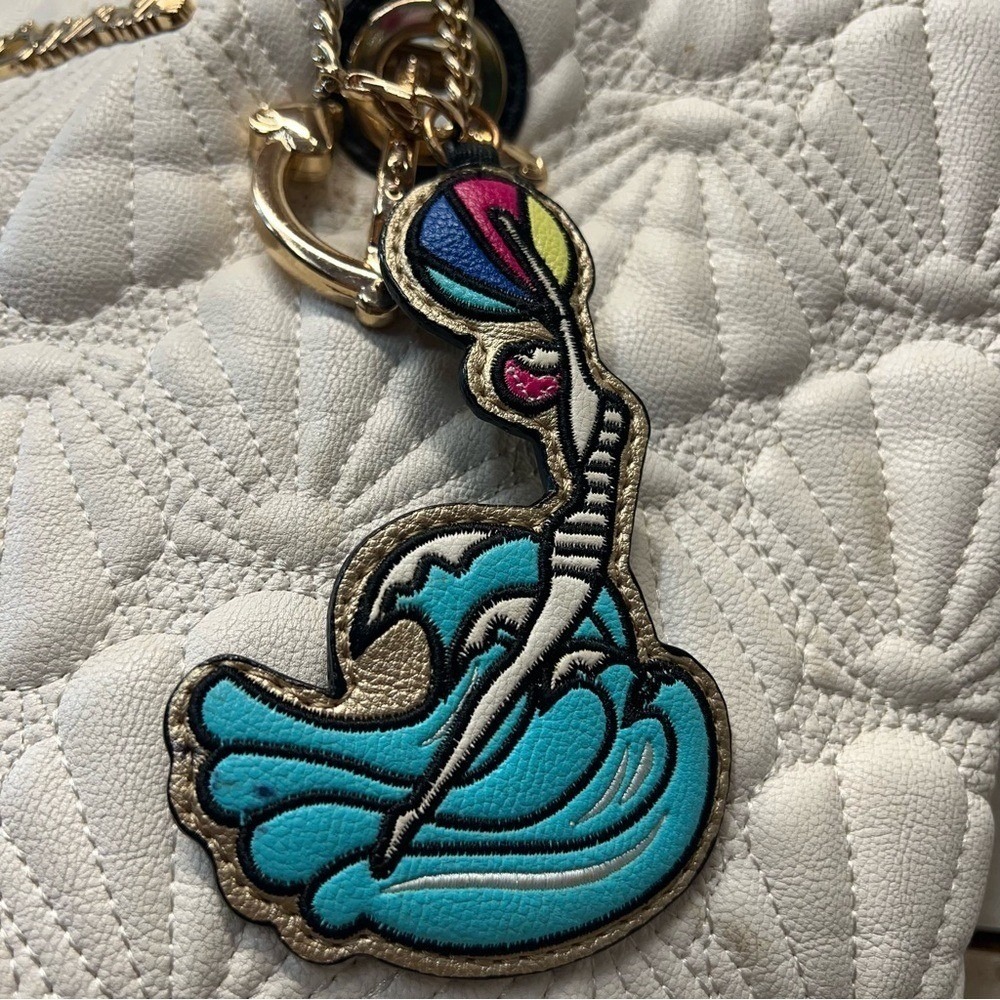 Betsey Johnson Shell Quilted White Tote Bag Charm Coastal Mermaidcore - Picture 6 of 15